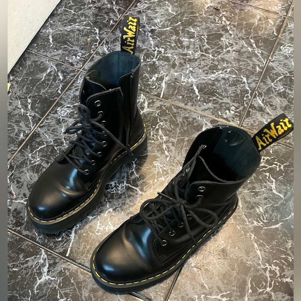 Doc marten Jadon platform boots size 9 /41 lightly worn EUC